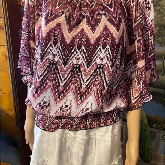 Blouson top with Jacquard zigzag print in purple - Picture 2 of 4